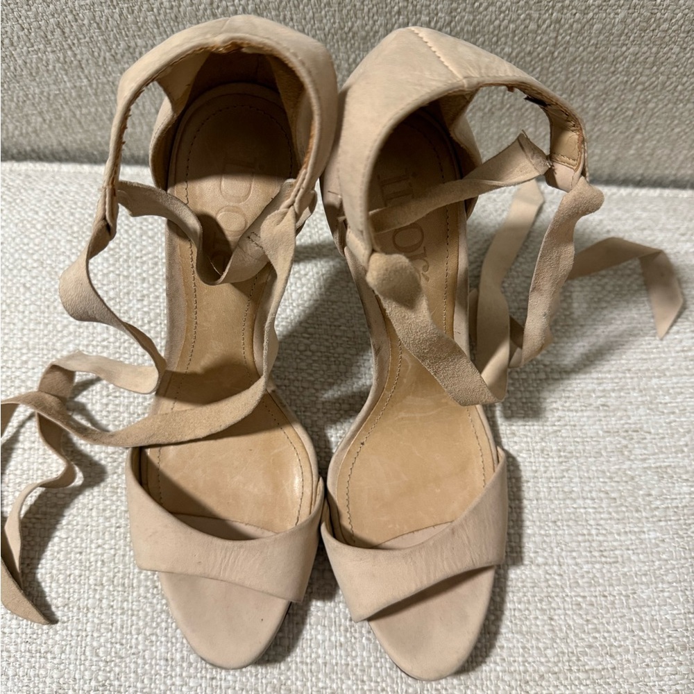Cream Heels tie up